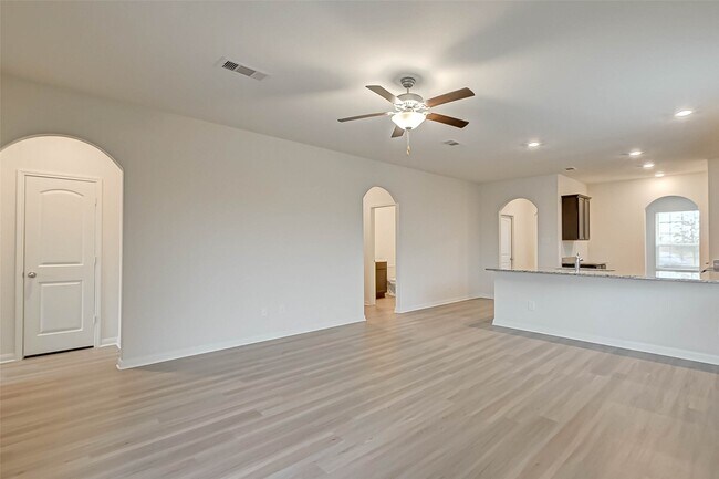 Building Photo - 305 Wayne County Dr