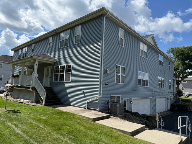 Building Photo - 4219 Owl Creek Dr