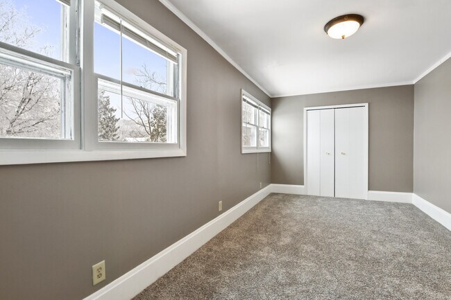 Building Photo - 117 N 1st St