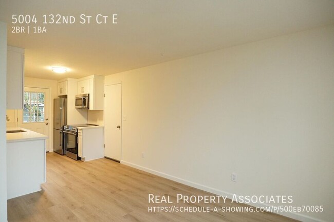 Building Photo - Newly Renovated Two Bedroom Duplex Home wi...