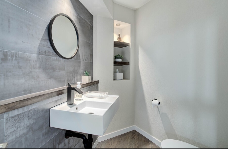 1/2 bath main floor - 2305 Eagles Nest Dr