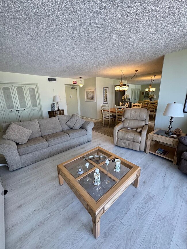 Building Photo - 5200 N Ocean Blvd