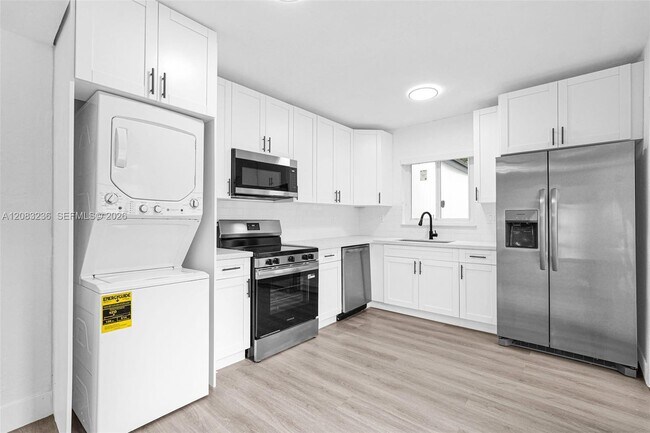 Building Photo - 250 NW 45th St