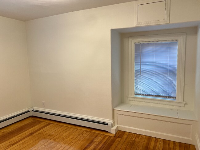 Building Photo - 511 Angell St