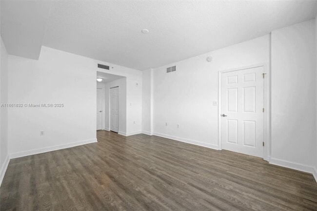 Building Photo - 140 S Dixie Hwy