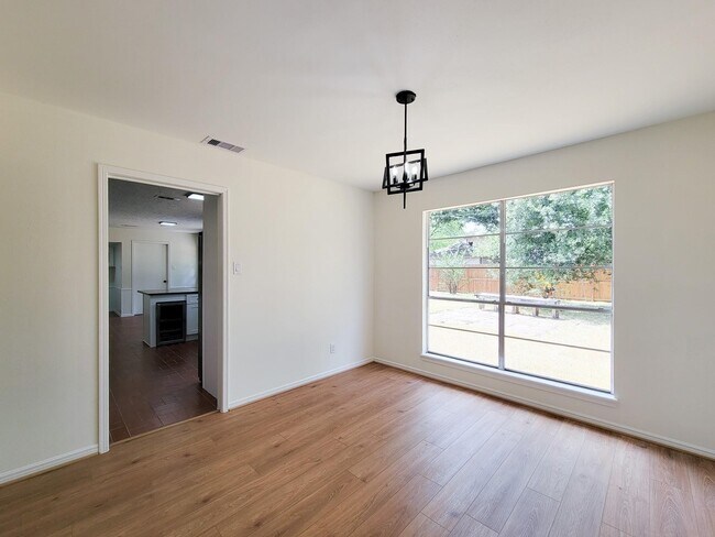 Building Photo - 3930 Cypress Hill Dr