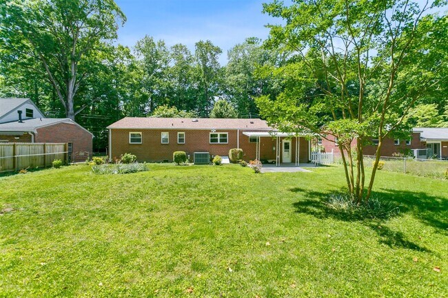 Building Photo - 208 Longhill Rd