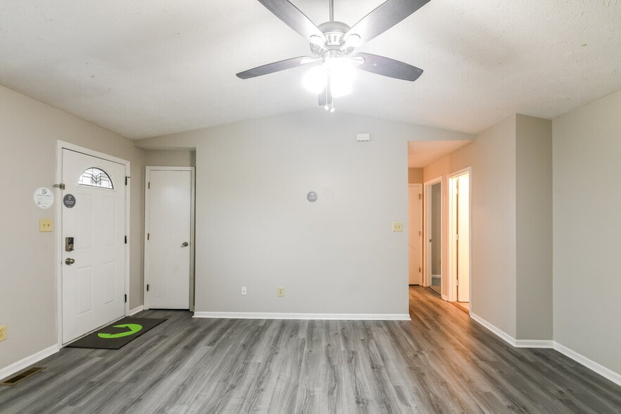 Building Photo - 4511 Tucson Dr