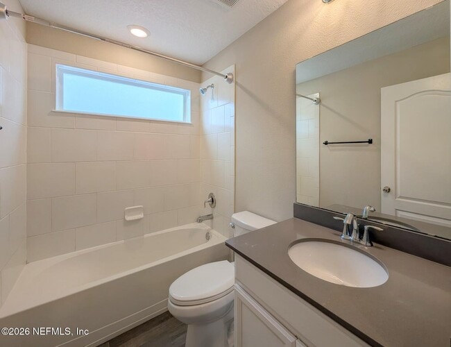 Building Photo - 95 Silver Creek Pl