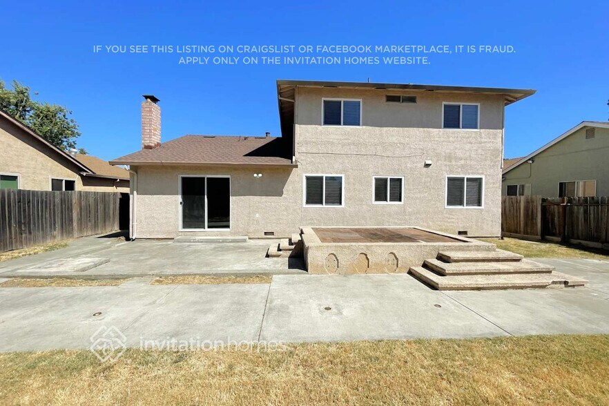 Building Photo - 560 E Wigeon Way