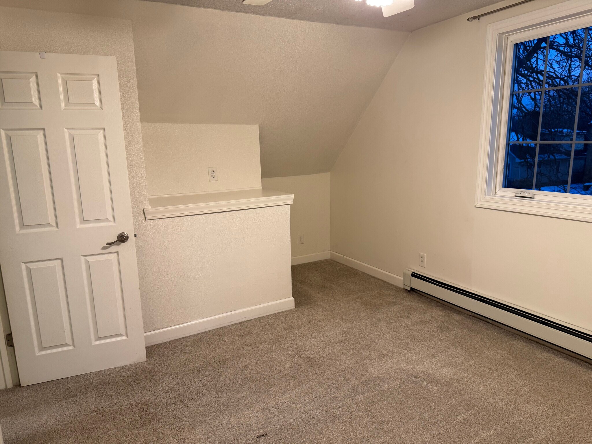 Vintage "nook" in main bedroom - 1369 Saint Clair Ave