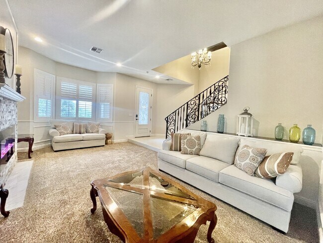 Building Photo - Luxurious 5-Bed, 4-Bath Fully Furnished Home in Henderson-