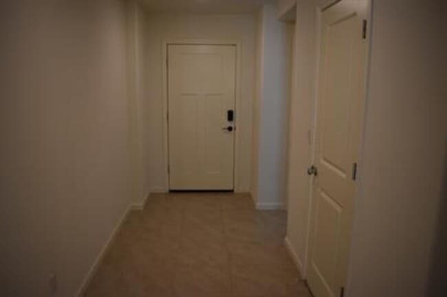 Building Photo - 686 Keenan Ct