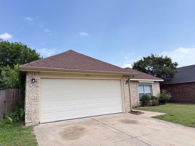 Building Photo - 5305 Manhassett Dr