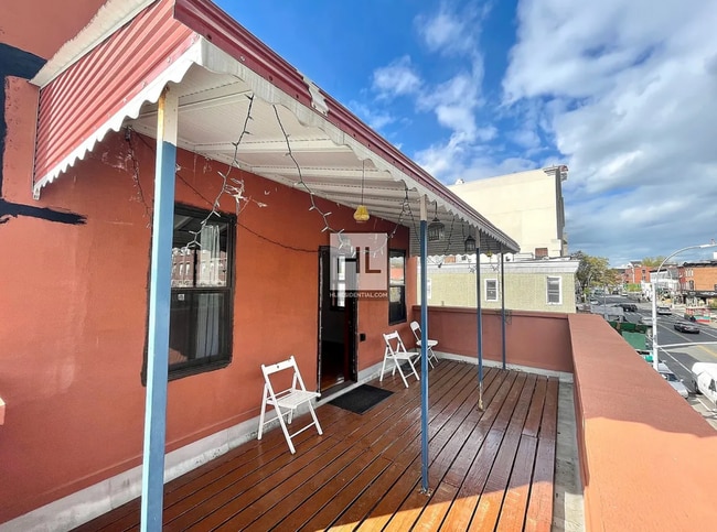 Building Photo - 652-655 5th Ave