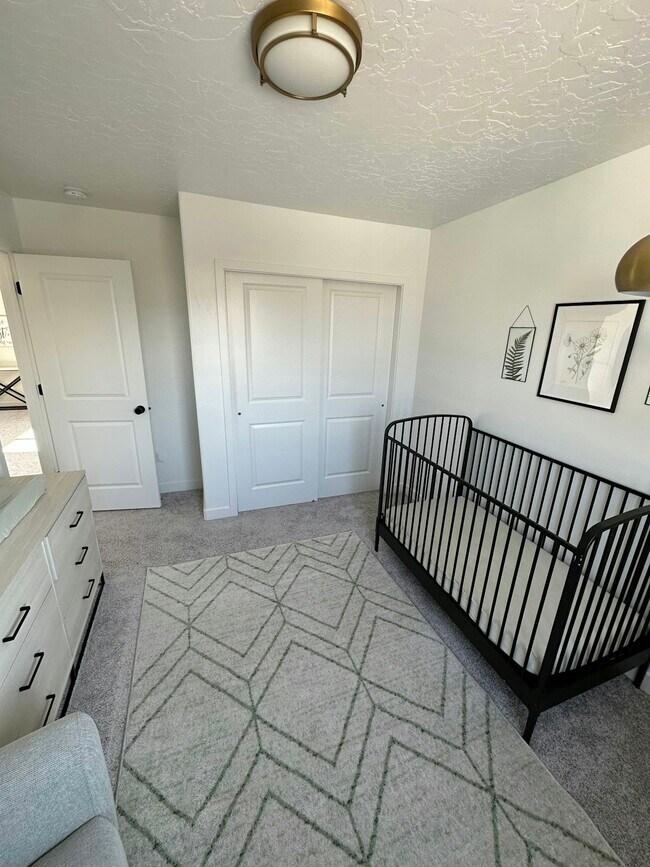 Building Photo - 3083 S Yellow Bill Dr