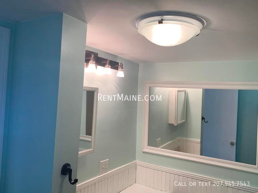 Building Photo - 322 Grove St