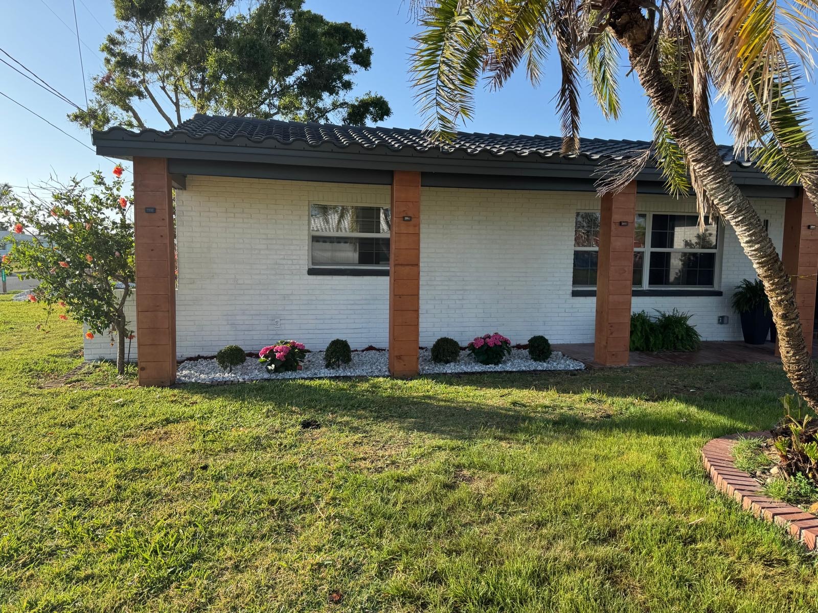 Building Photo - 400 Capri Blvd