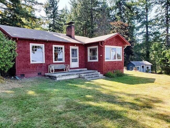 Primary Photo - Two Bedroom Home on Waterfront - Furnished...