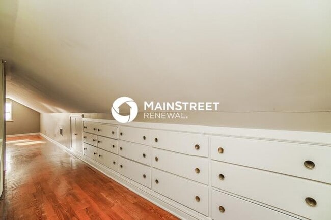 Building Photo - 3 Bedroom Pet-Friendly Home in Columbus, O...