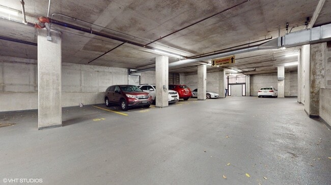 Building Photo - 210 S Desplaines St