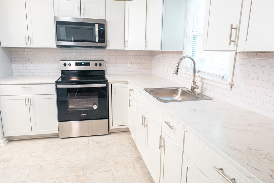 Building Photo - 4210 Irondale Dr NW