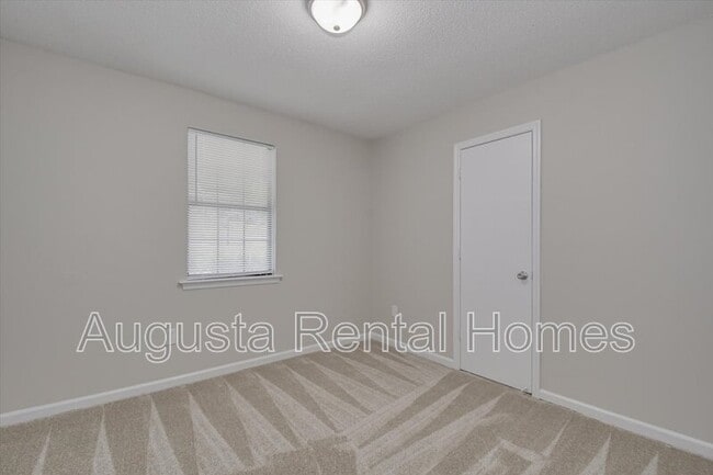 Building Photo - 2314 Rutherford Ave