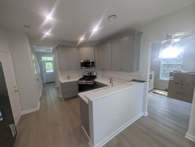 Building Photo - 3 BD Single Family Home Daniel Island