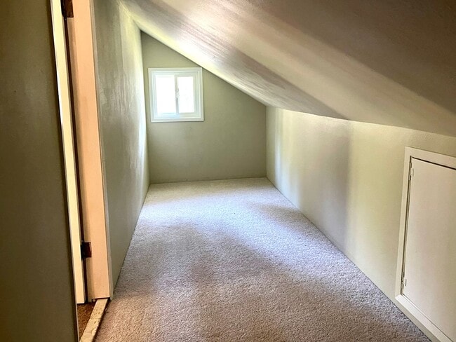 Building Photo - Nestled Away In Gig Harbor: A 3 Bedroom wi...