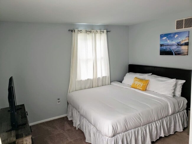 Building Photo - 202 Glen Rd