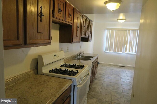 Building Photo - 3514 Cranmer Mews