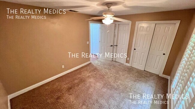 Building Photo - 3769 Grove View Ln
