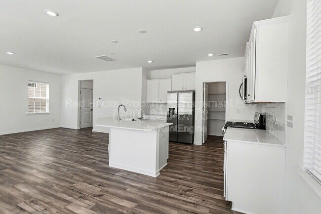 Building Photo - 1706 Heron Ct