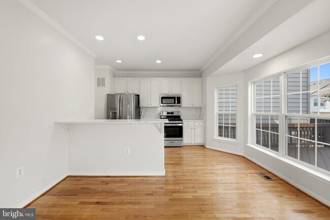 Building Photo - 45805 Marlane Terrace