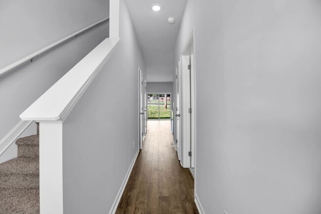 Building Photo - 719 Ashbrook Dr