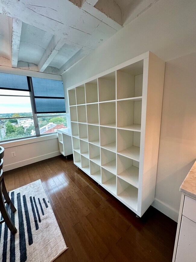 Building Photo - 1 BED | 1 BATH | DRAYTON TOWER | ALL UTILITIES INCLUDED