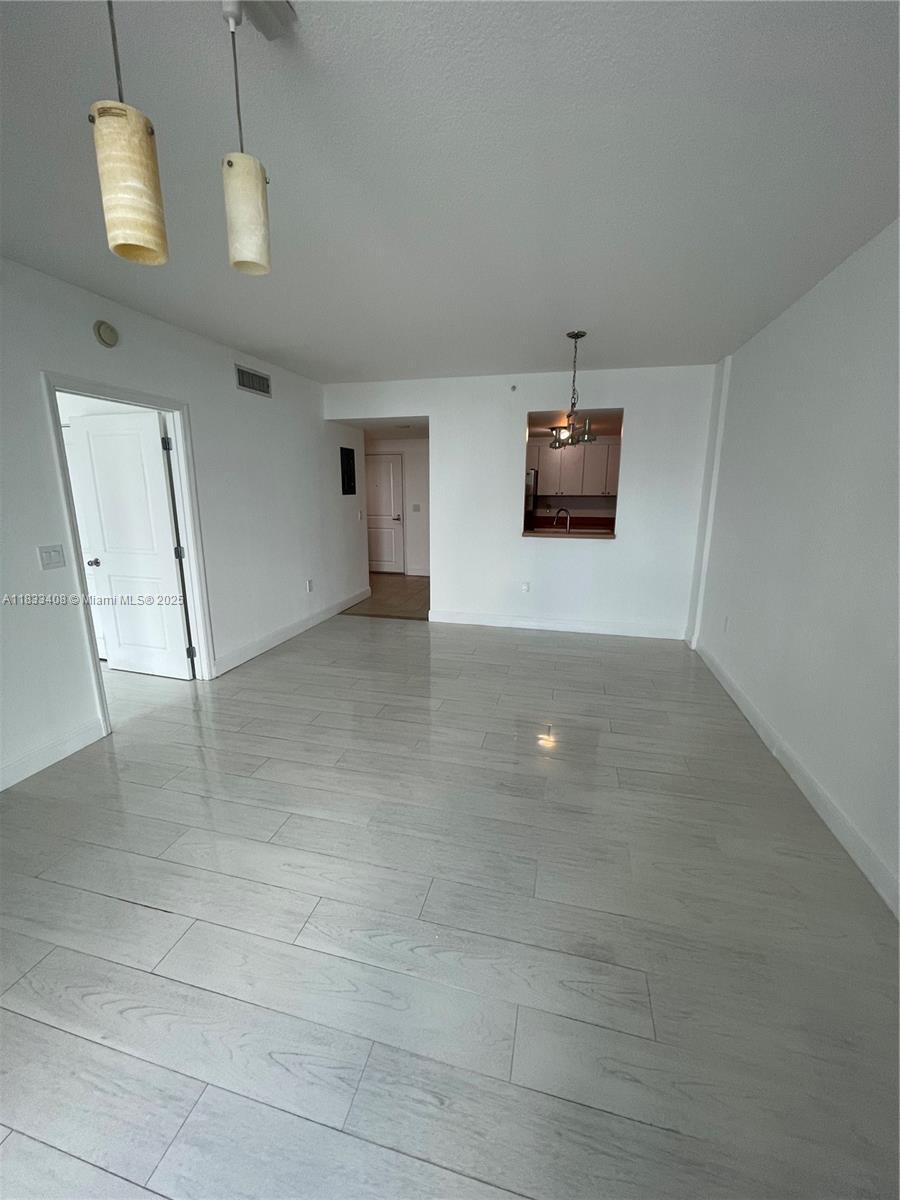 Building Photo - 1250 S Miami Ave