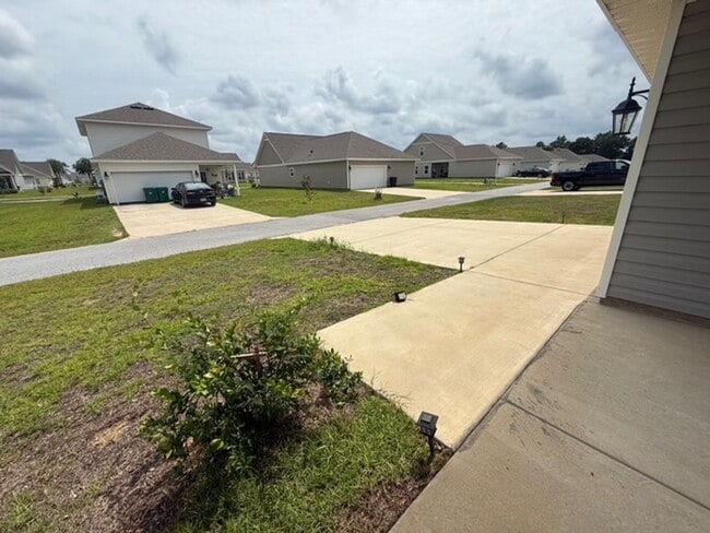 Building Photo - Beautiful 3/2 Single Family house with 2 car garage