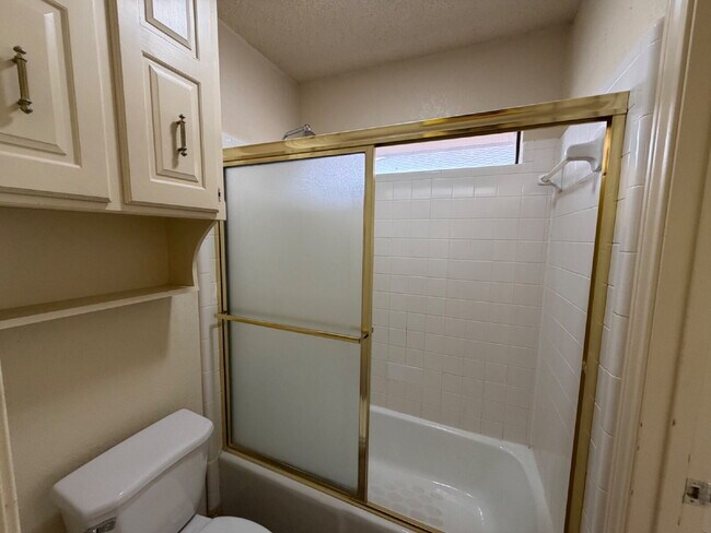 Building Photo - Beautiful 3-Bedroom Home in Quiet Neighborhood!