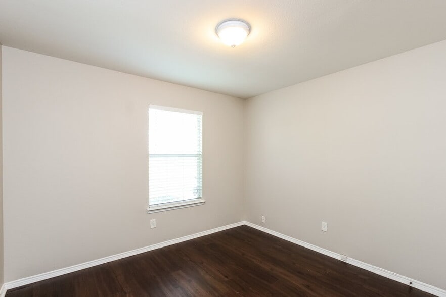 Building Photo - 2720 Murphy Dr