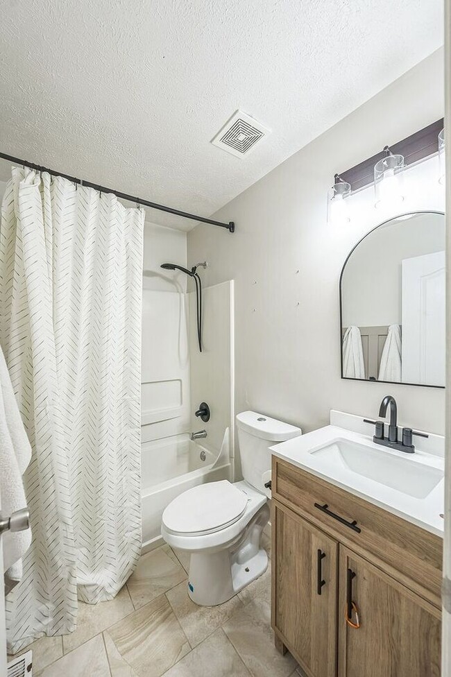 Building Photo - 2647 Longbow Ct