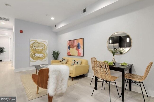 Building Photo - 1700 Euclid St NW