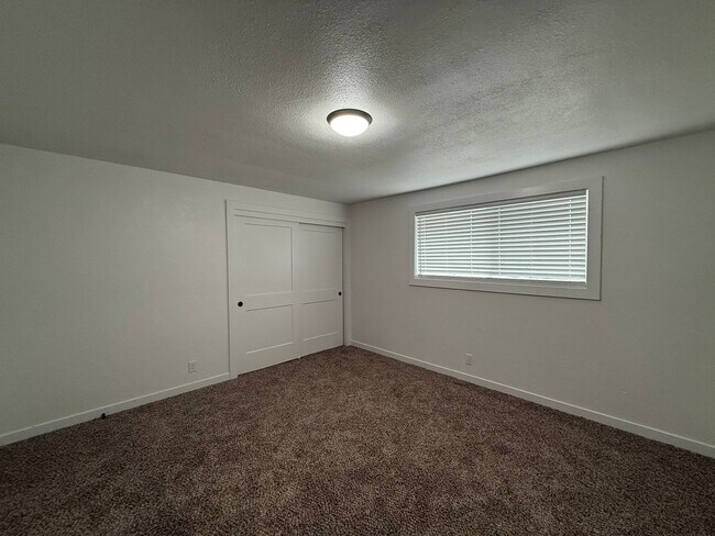 Building Photo - 4012so