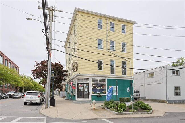 Building Photo - 529 Wood St