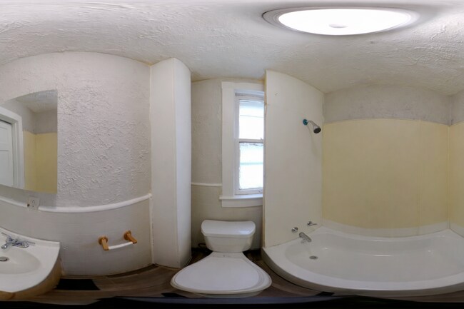 Building Photo - Cozy 2-Bedroom, 1-Bath Home in North St. Louis