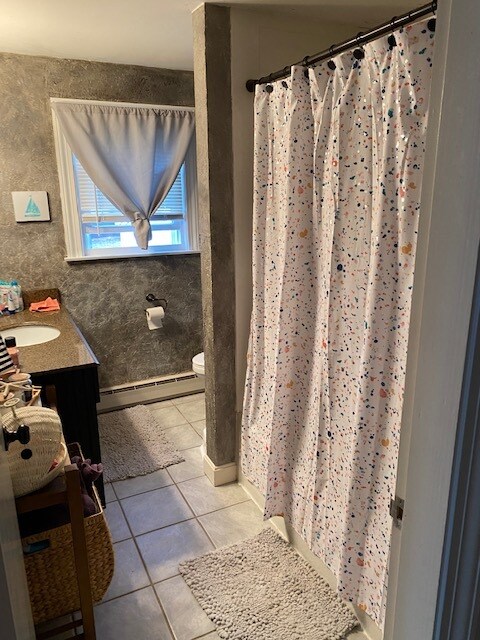 Full Bath - 3 Roosevelt Ave