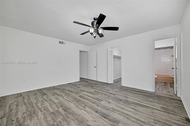 Building Photo - 2506 SW 9th St