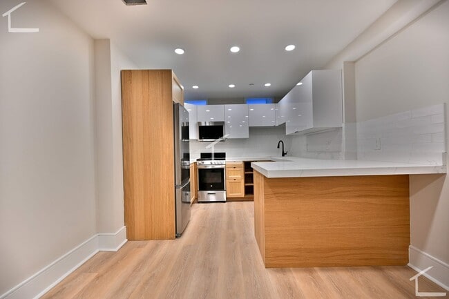 Building Photo - Newly renovated Bay Village 2-bed; Available for May or June!