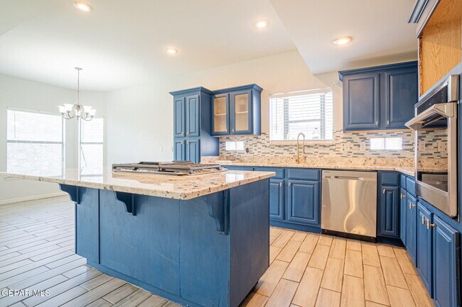 Building Photo - 12501 Sun Haven Dr