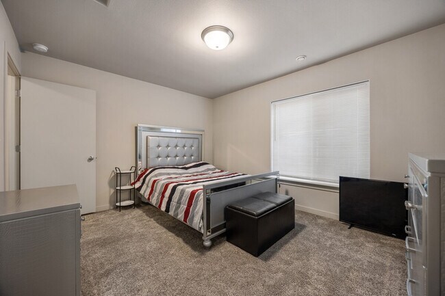 Building Photo - 316 Dawson Ln